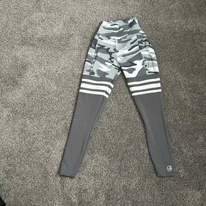 Bombshell leggings/ SCRUNCH THIGH HIGHS- like new